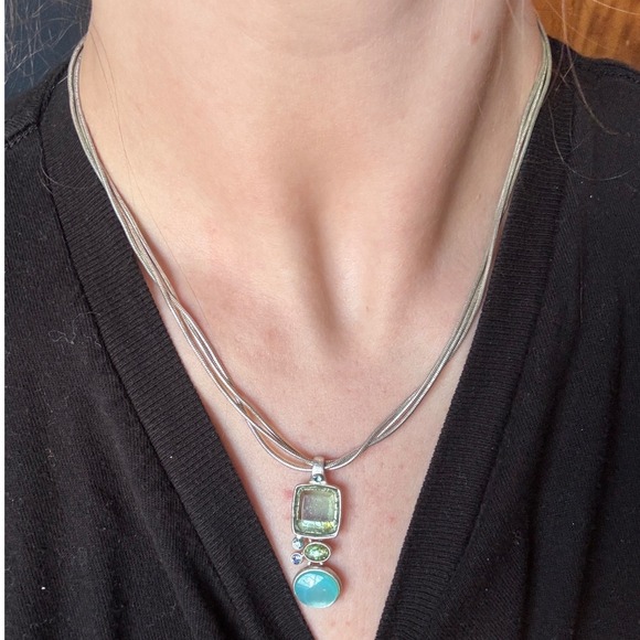 Jewelry - Vintage Blue/Green Stone Necklace Silver Toned